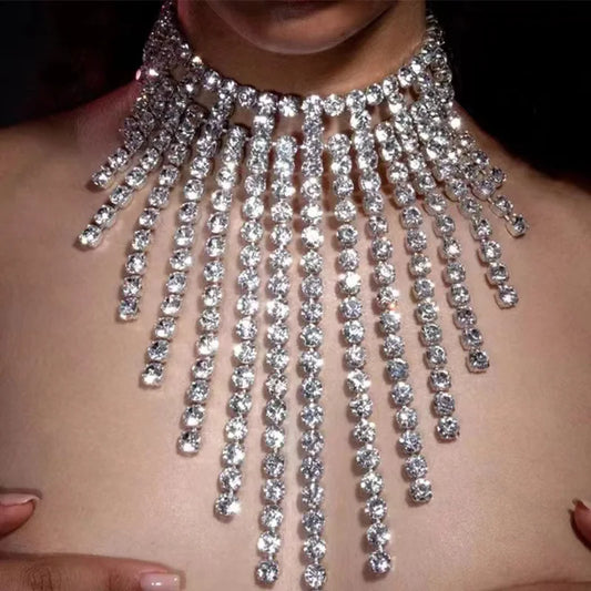 Modische lange Quasten-Anhänger-Halskette für Damen, Party, Abendessen, sexy weißer Strass-Halsband, grenzüberschreitend, beliebt, leuchtend, U-förmig