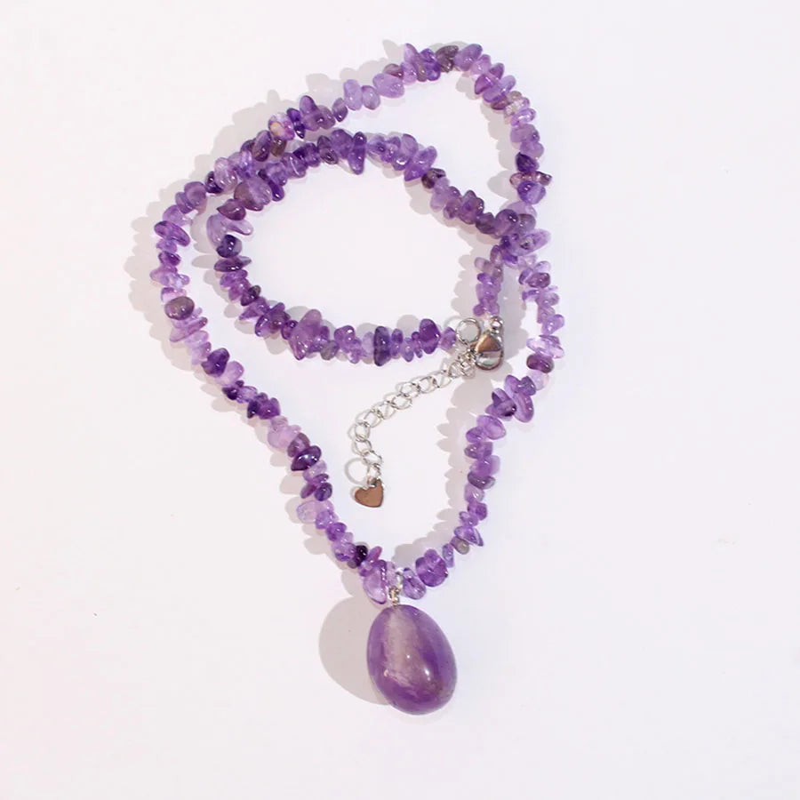 Natürliche Amethyst- und Kristallquarz-Chip-Perlen-Choker-Halskette, Böhmischer Unregelmäßiger Heilstein-Schmuck für Frauen