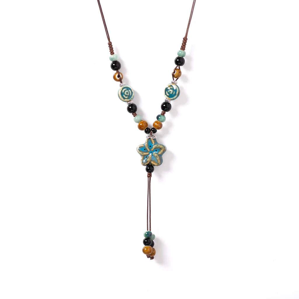 Runder Stern, handgefertigte Keramik-Halskette, verstellbarer Anhänger in Edelsteinblau, Boho-Schmuck, langer Anhänger für Frauen 1101