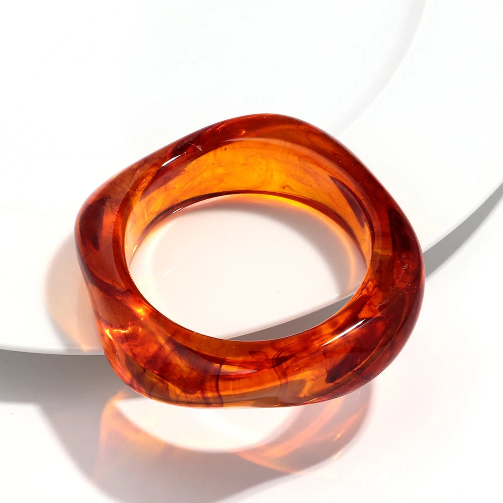 Vintage Acryl große bunte geometrische unregelmäßige Armreifen für Frauen trendige Harz breite Manschette Armreifen Armbänder 2025, Modeschmuck