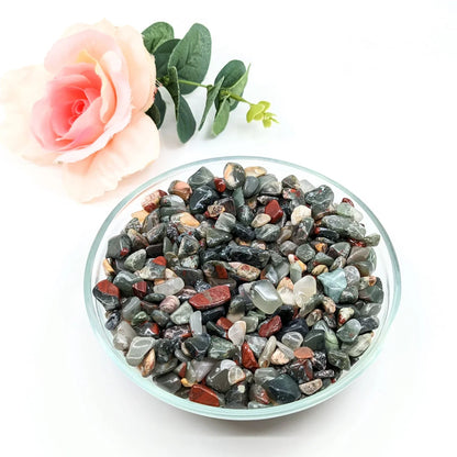 3–12 mm afrikanische Blutstein-Kristallchips, afrikanische Blutstein-Mini-Kieschips, halbgetrommelte Kristallchips, afrikanischer Blutstein