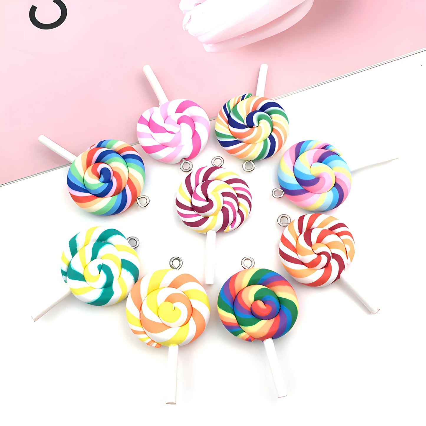 32-teiliges Kunstharz-Lutscher-, Ombre-Bär- und Süßigkeiten-Charms, kreatives Anhänger-Set für DIY-Ohrringe, Schlüsselanhänger und Taschenzubehör.
