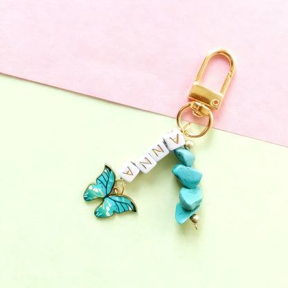 1 STÜCK personalisierter Schlüsselanhänger aus Metall mit Gänseblümchen-Blume/Schmetterling, Kristallstein/Lapislazuli-Rohstein-Anhänger, Weihnachtsgeschenk
