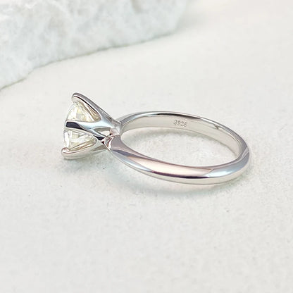 NeeTim 0,5–5 ct Moissanit-Ring für Damen, 925er Sterlingsilber mit weißvergoldetem Labordiamant, Verlobungs- und Ehering-Schmuck