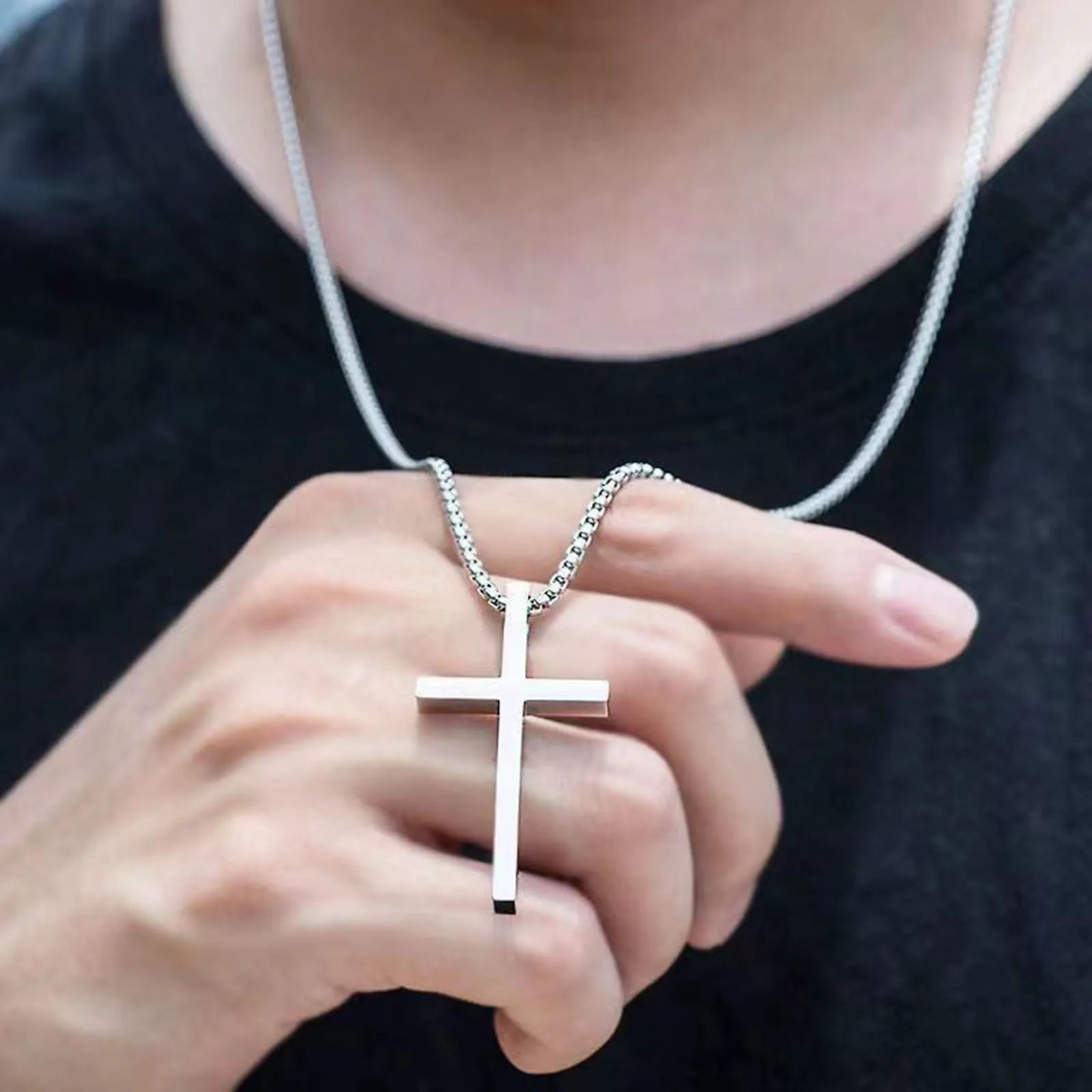 Vnox Kreuz-Halskette für Männer und Frauen, silberfarbenes, schlichtes Kreuz-Anhänger-Kragen mit Edelstahl-Kastenkette