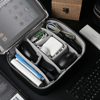 Mini-Reisetasche mit Kabel, Ladegerät für Mobiltelefone, Adapter, Flash-Laufwerk und mehr