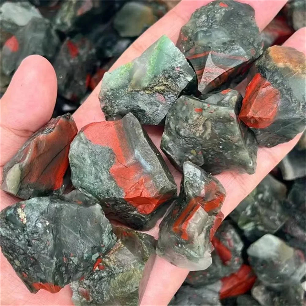 Natürlicher, hochwertiger afrikanischer Blutstein, Mineralien, Rohstein, Kristall, Heilstein, Rohstein, Massenkristalle, Edelstein für die Dekoration