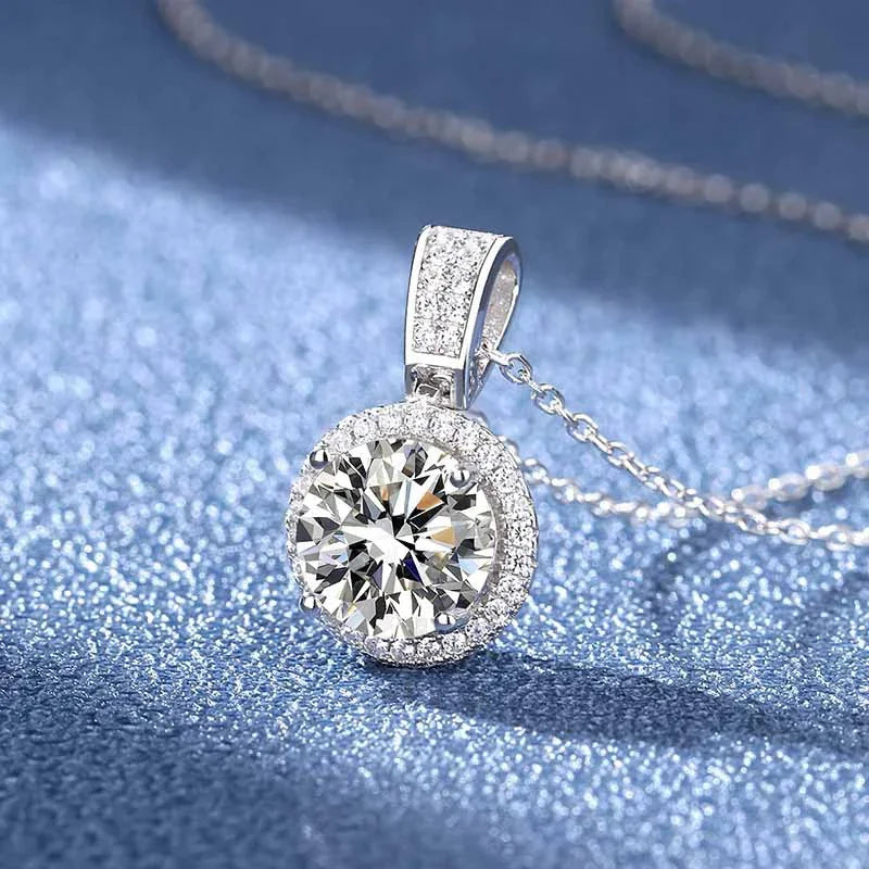 NeeTim 2 Karat Moissanit Halskette für Frauen, 100 % Sterling S925 Silber mit Weißgold vergoldet, Labordiamant-Schmuck, Hochzeitsanhänger