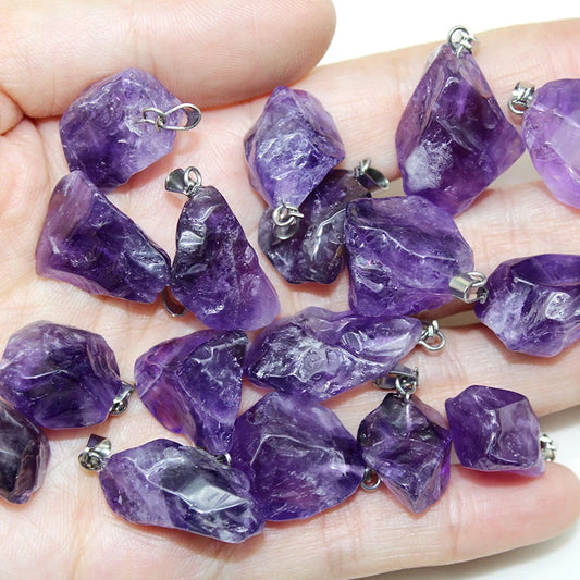 10 Stück natürliche Amethyst-Rohstein-Halskettenanhänger zum Selbermachen von Halsketten, Ohrringen, geeignet als Valentinstagsgeschenk, Geburtstagsgeschenk
