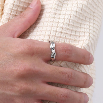 Einfache Mobius-Ringe für Männer und Jungen, einfacher Paar-Fingerring aus Edelstahl, Punk-Vintage-Schmuckgeschenke