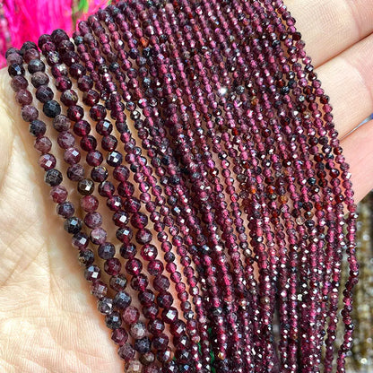 Feine 100 % Natursteinperlen, facettierter roter Granat, loser runder Edelstein für Schmuckherstellung, DIY-Armband, Halskette, Charm, 2–4 mm