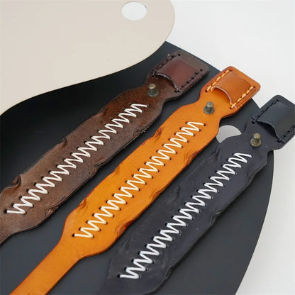 MKENDN Vintage pflanzlich gegerbtes Rindsleder-Manschettenarmband für Männer und Frauen, Punk-Armreif, geriebenes Distressed-Denim-farbiges Armband
