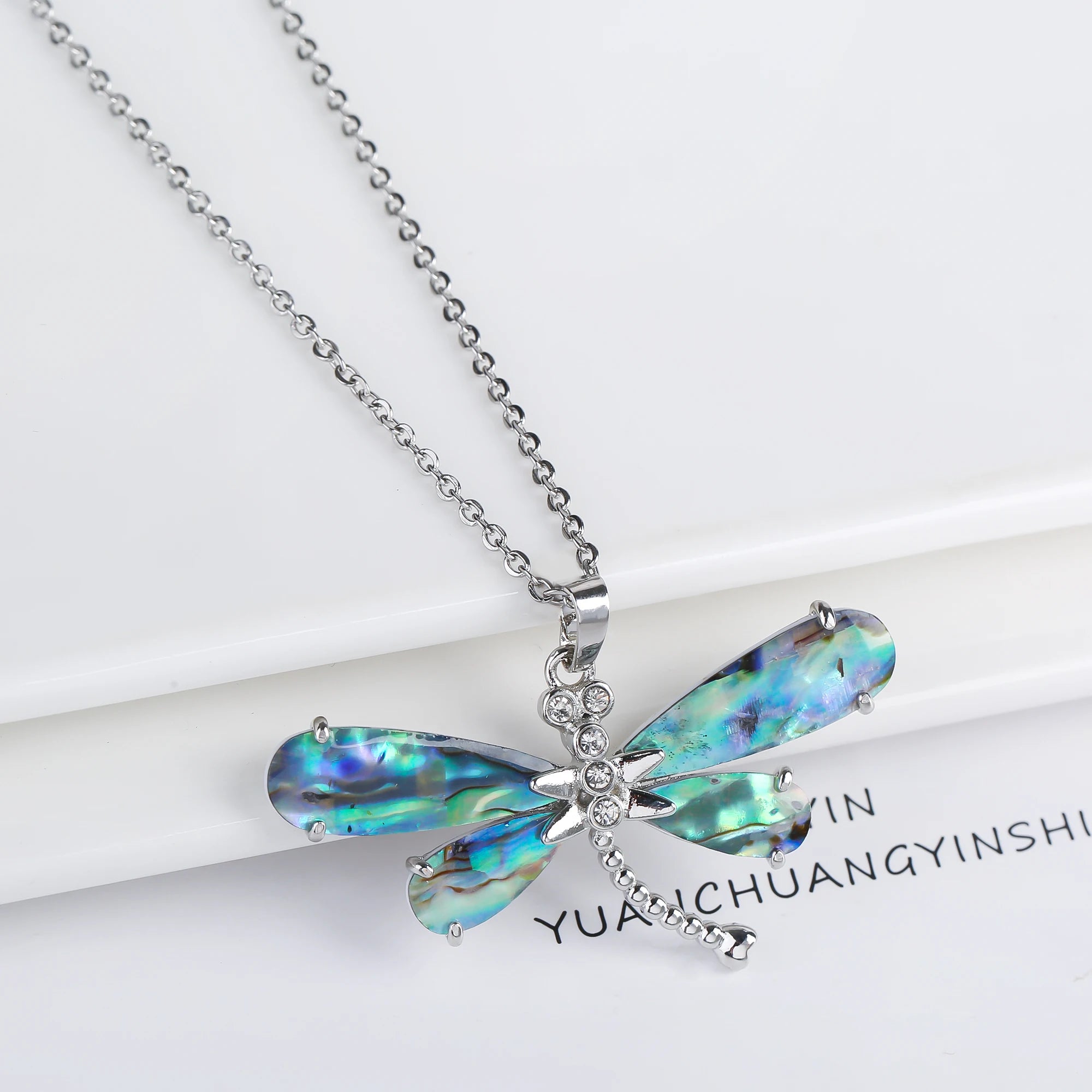 Neue kreative natürliche Muschel Design Insekt Schmetterling Libelle Anhänger Halskette personal isiert für Frau Party Vintage Schmuck Geschenk