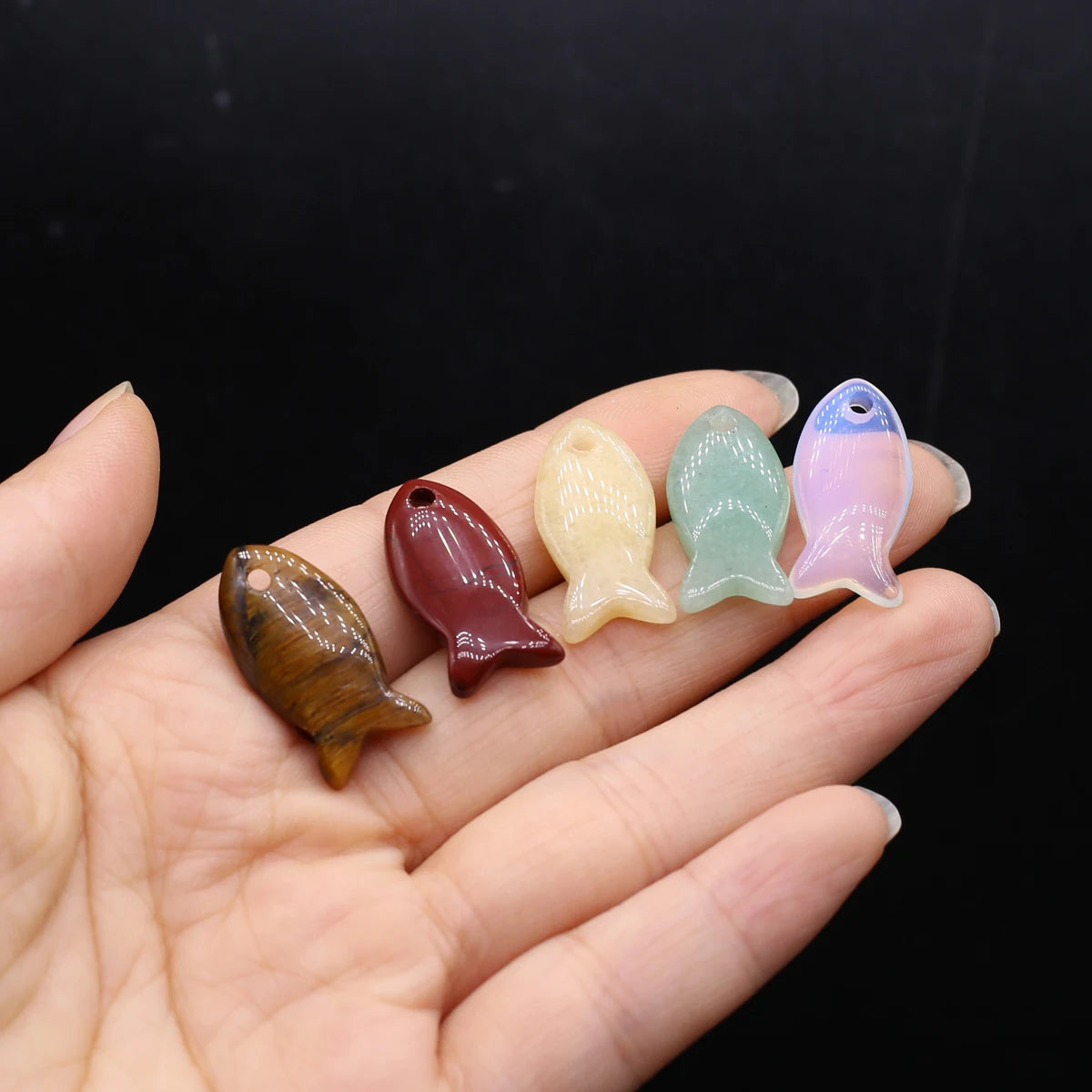 Fischform Naturstein Anhänger Großhandel Mix Farbe Achat Stein Charms für die Herstellung von DIY Schmuck Halskette 13x25mm 5 Stück