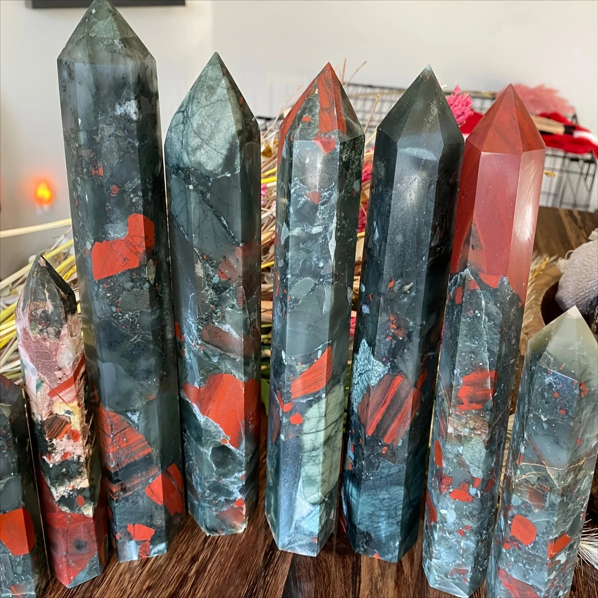 Afrikanischer Blutstein-Kristallsäulenturm, Vitalitäts-Energieornamente, geeignet für den Home-Office-Desktop, Kunsthandwerksammlung