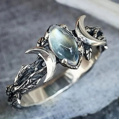 YILUOCD Vintage Natürliche Mondstein Ring Hexerei Triple Mond Göttin Ringe für Frauen Verlobung Party Hochzeit Schmuck Anillos