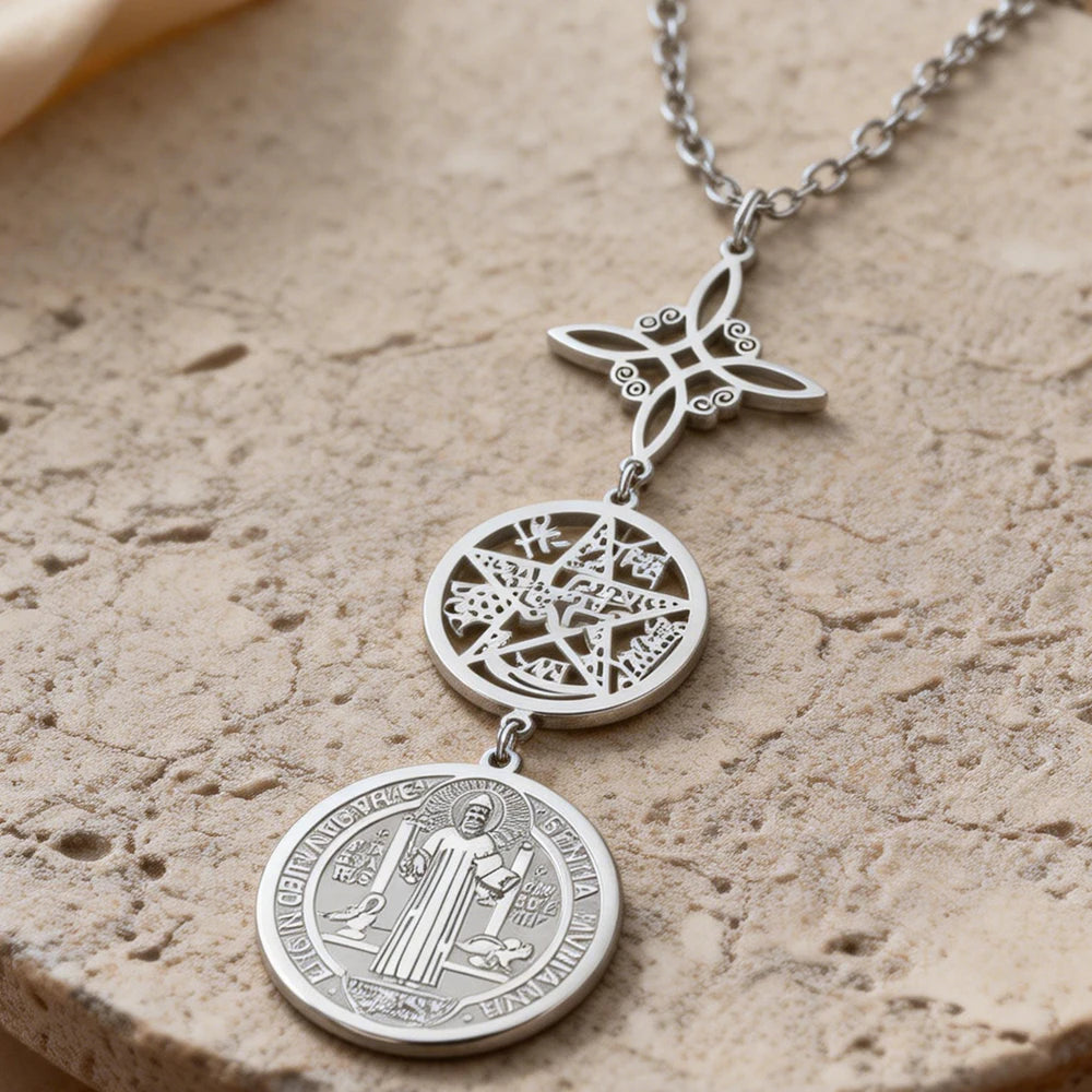 Dreifache Schutzhalskette mit Hexenknoten, Pentagramm, Tetragrammaton, St. Benedikt, Edelstahl, spirituelles Symbol, Amulett, Schmuck