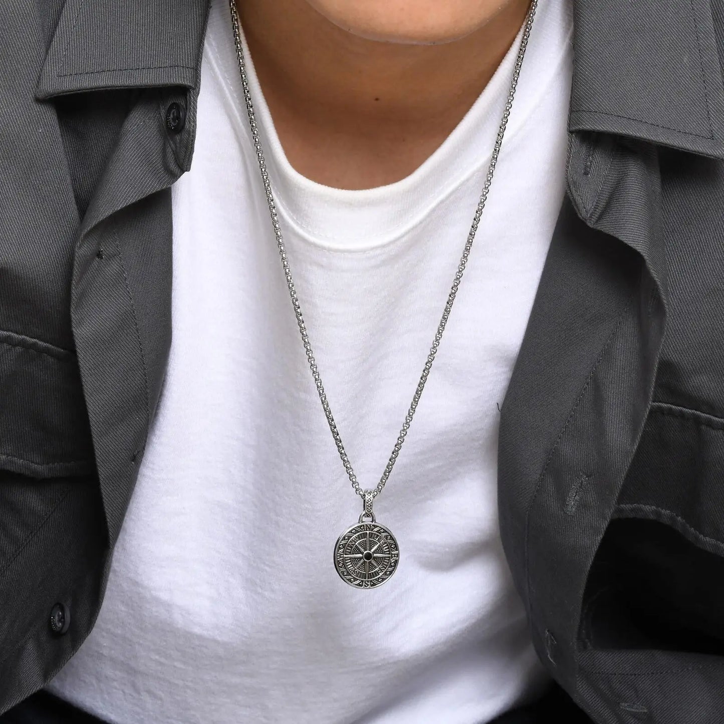Vnox Vintage Compass Pendant Necklaces for Men and Boys, Stainless Steel Coin Necklace, Rock Hiphop Collar, Graduation Gid Gift