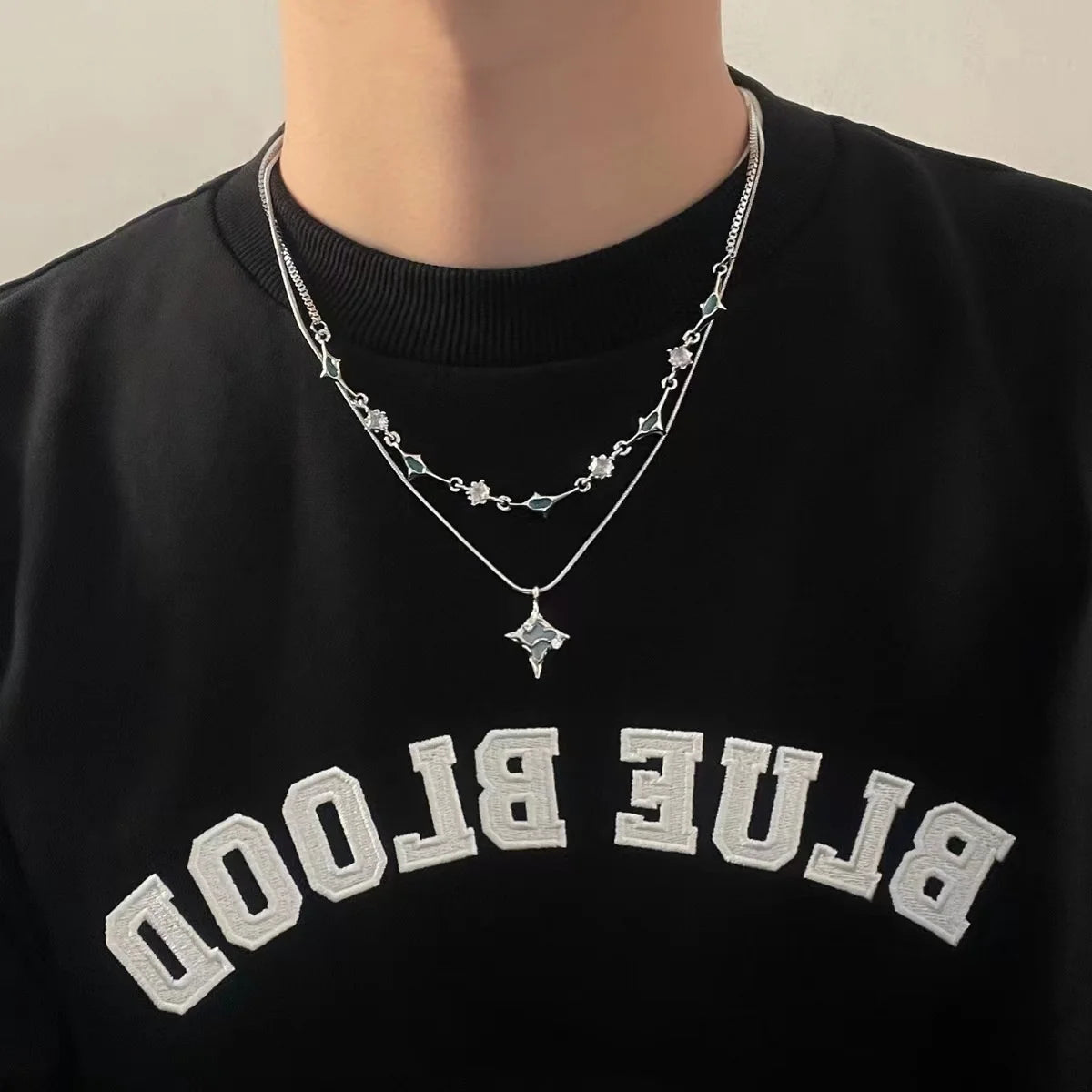 Geschmolzenes flüssiges Metall Vier-Sterne-Strass-Edelstahl-Kettenhalskette für Frauen Egirl Trend Ästhetischer Halsband Y2K-Schmuck