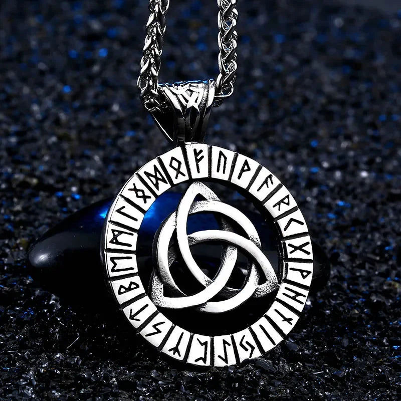 YILUOCD Viking Nordic Rune Halsketten für Männer Edelstahl Trinity Keltischer Knoten Anhänger Amulett Pagan Nordische Runen Jewerly