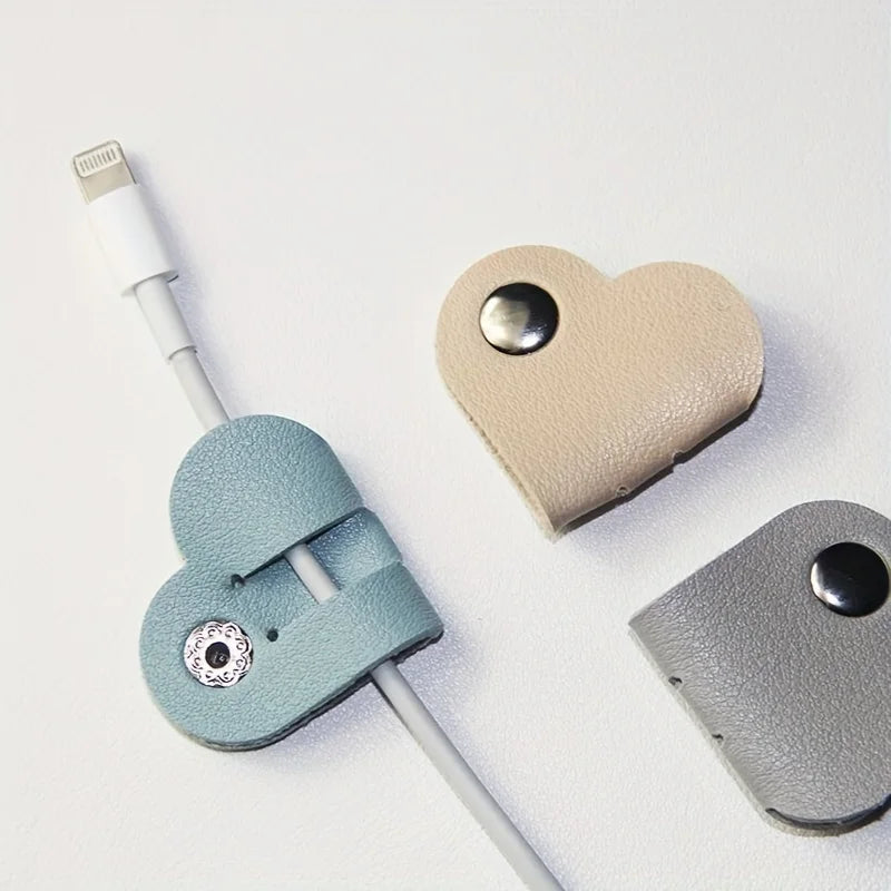 Herzförmiges Kabel-Organizer-Set - Hochwertige PU-Leder Kabelaufwickler für Ohrhörer, Kopfhörer - Sicher & Stilvoll, Perfekte Unisex-Geschenke