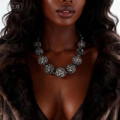 Glamouröse Gunmetal-Halskette mit facettierten Perlen und funkelnden Pavé-Kugeln, Statement-Halsband für Damen, modischer, edgy Party-Schmuck