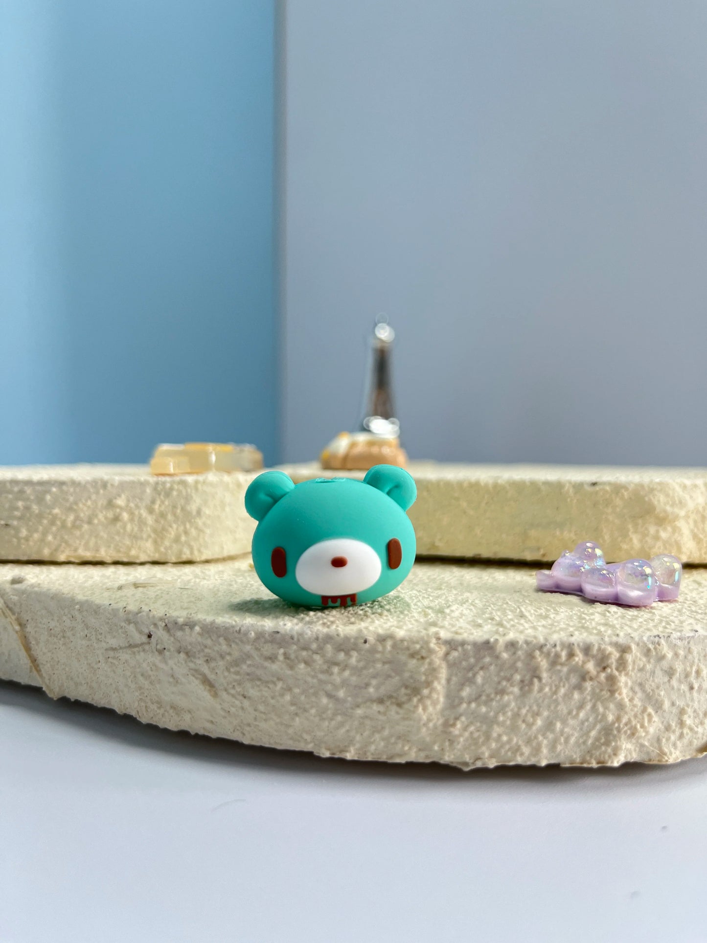 Kawaii Bloody Bear Datenkabelschutz, niedliche Cartoon-Tier-Ladekabelabdeckung, stoßfest und langlebig, einzigartiges Zubehör für Telefon