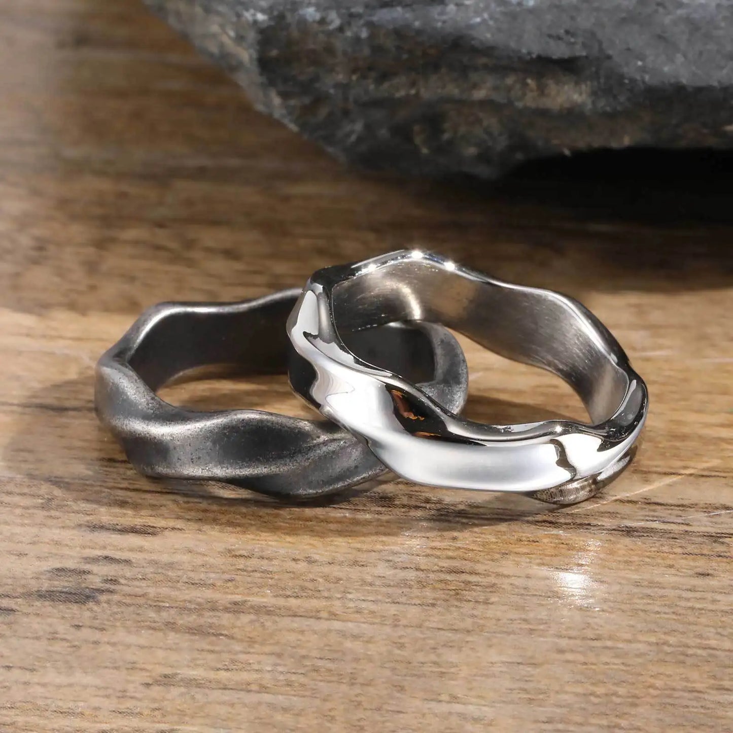 Einfache Mobius-Ringe für Männer und Jungen, einfacher Paar-Fingerring aus Edelstahl, Punk-Vintage-Schmuckgeschenke