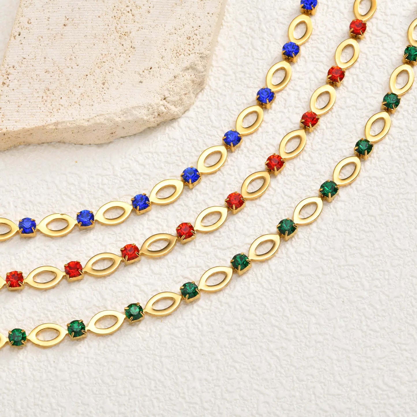 Vnox Goldfarbene ovale Hohlketten-Halskette, Strass-Halskette mit durchbrochenem Oval, handgefertigter Choker für Damen, Halskette, Schmuck, Geschenke