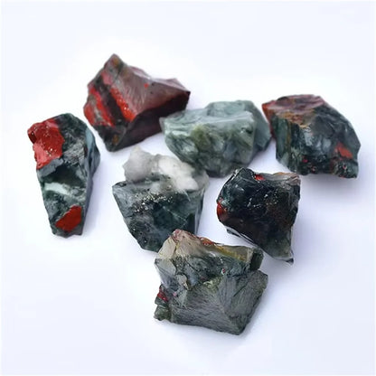 Natürlicher, hochwertiger afrikanischer Blutstein, Mineralien, Rohstein, Kristall, Heilstein, Rohstein, Massenkristalle, Edelstein für die Dekoration