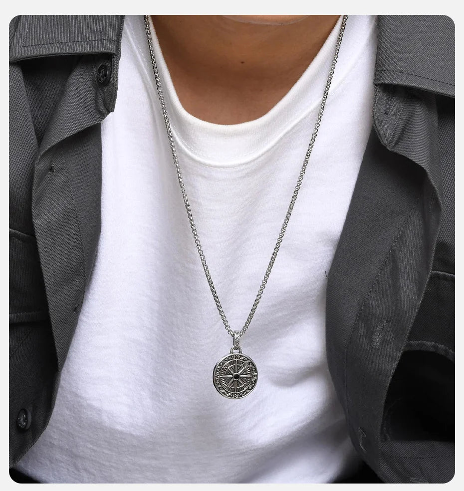 Vnox Vintage Compass Pendant Necklaces for Men and Boys, Stainless Steel Coin Necklace, Rock Hiphop Collar, Graduation Gid Gift