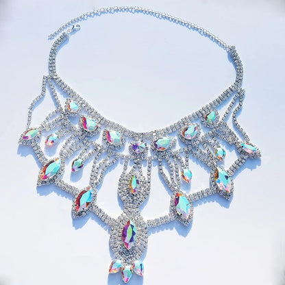 Bezaubernde exquisite Edelstein-Halskette für Damen, AB-farbige große übertriebene Strass-Halskette, Braut- und Hochzeitsschmuck