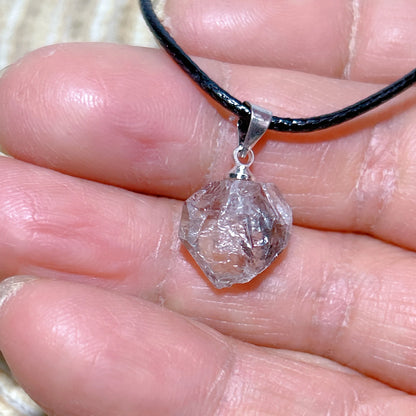 Natürlicher Kristall Herkimer Diamant Zubehör Hängestein Edelsteine Mineral Energie Reiki Heimdekorationen Geschenk Erzkristalle