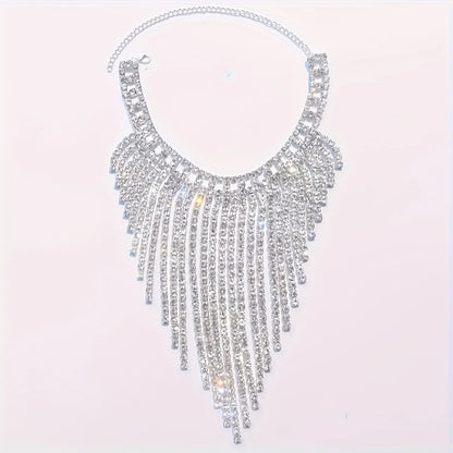 Modische Glänzende Rote Strass-Langquasten-Halskette, Europäische und Amerikanische Strass-Halskette, Trendiges Accessoire