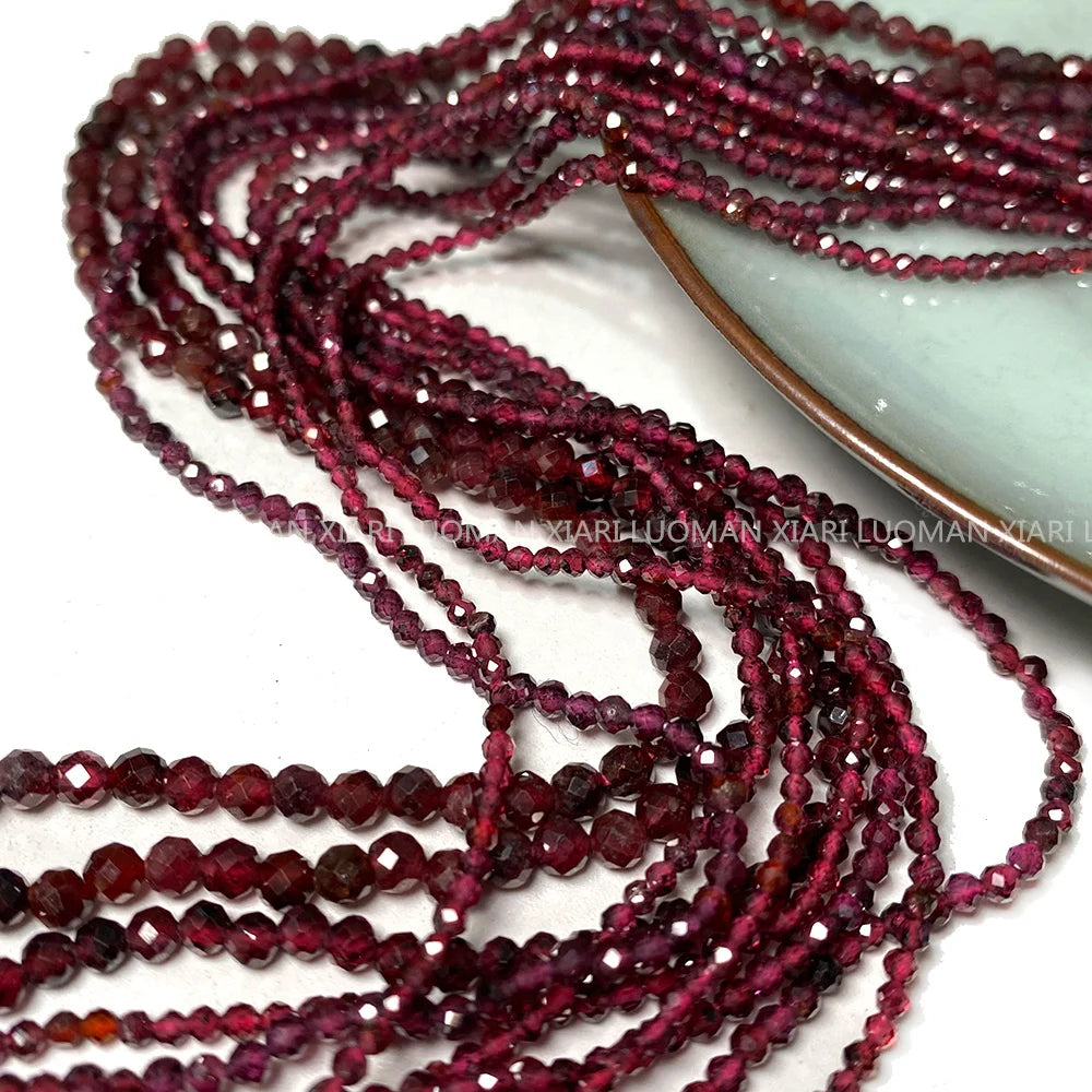 Feine 100 % Natursteinperlen, facettierter roter Granat, loser runder Edelstein für Schmuckherstellung, DIY-Armband, Halskette, Charm, 2–4 mm