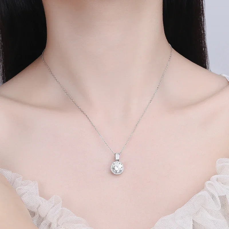 NeeTim 2 Karat Moissanit Halskette für Frauen, 100 % Sterling S925 Silber mit Weißgold vergoldet, Labordiamant-Schmuck, Hochzeitsanhänger