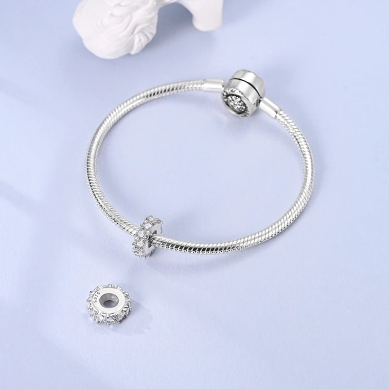 Kleeblatt-Schneeflockenfarbene Sicherheitsschnalle aus 925er Sterlingsilber für modische Damen-Charm-Perlen, geeignet für DIY-Armbänder