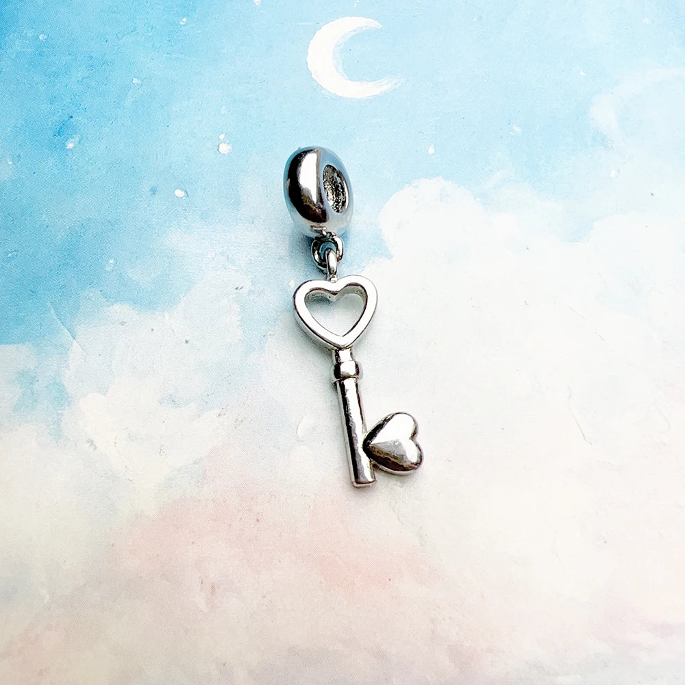 Modischer heißer Herz-Schlüsselanhänger, baumelnder Charme für Frauen, neues 925er-Sterlingsilber, romantisches Geschenk mit Liebe