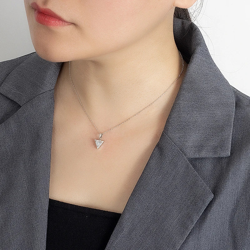 PERFANY 0,5/1CT Dreieckige Moissanit Halskette für Frauen S925 Reinem Silber Labor Diamant Anhänger Mode Schmuck Party Geschenk