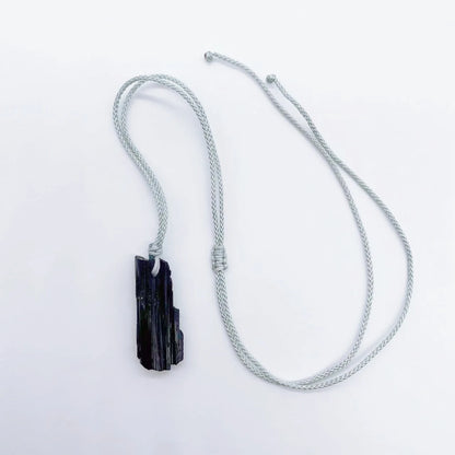 Natürliche Kristall schwarz Turmalin Stein Anhänger Halskette Mode Persönlichkeit Schmuck Heilung rohen Edelstein unregelmäßige Form Geschenk