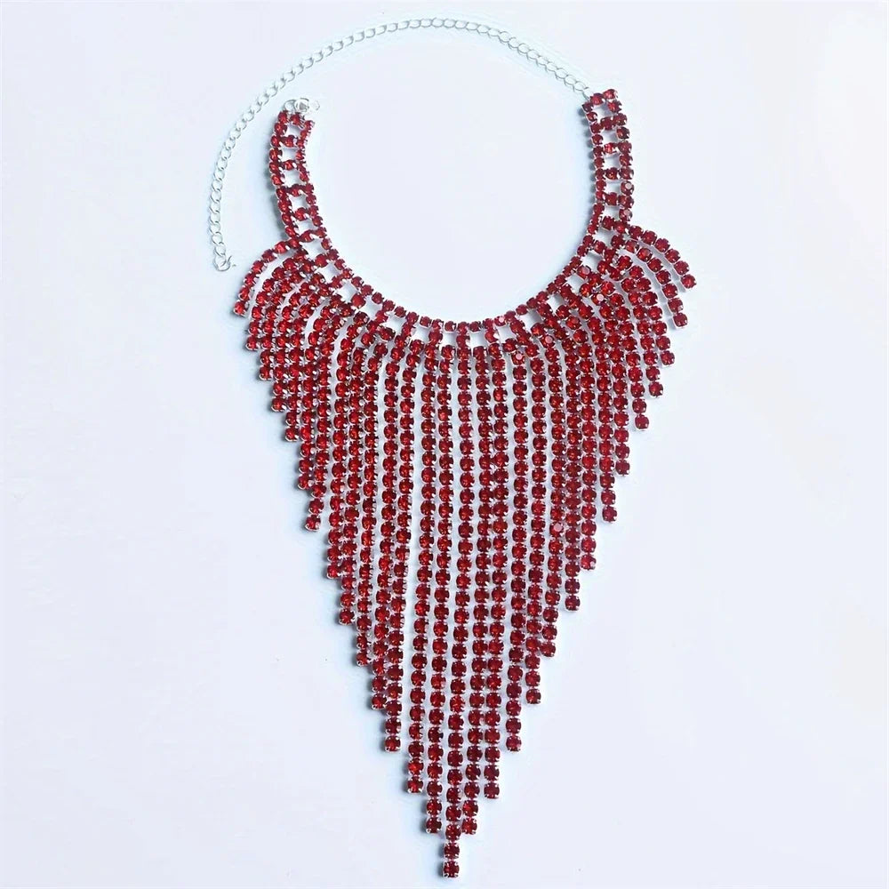 Modische Glänzende Rote Strass-Langquasten-Halskette, Europäische und Amerikanische Strass-Halskette, Trendiges Accessoire