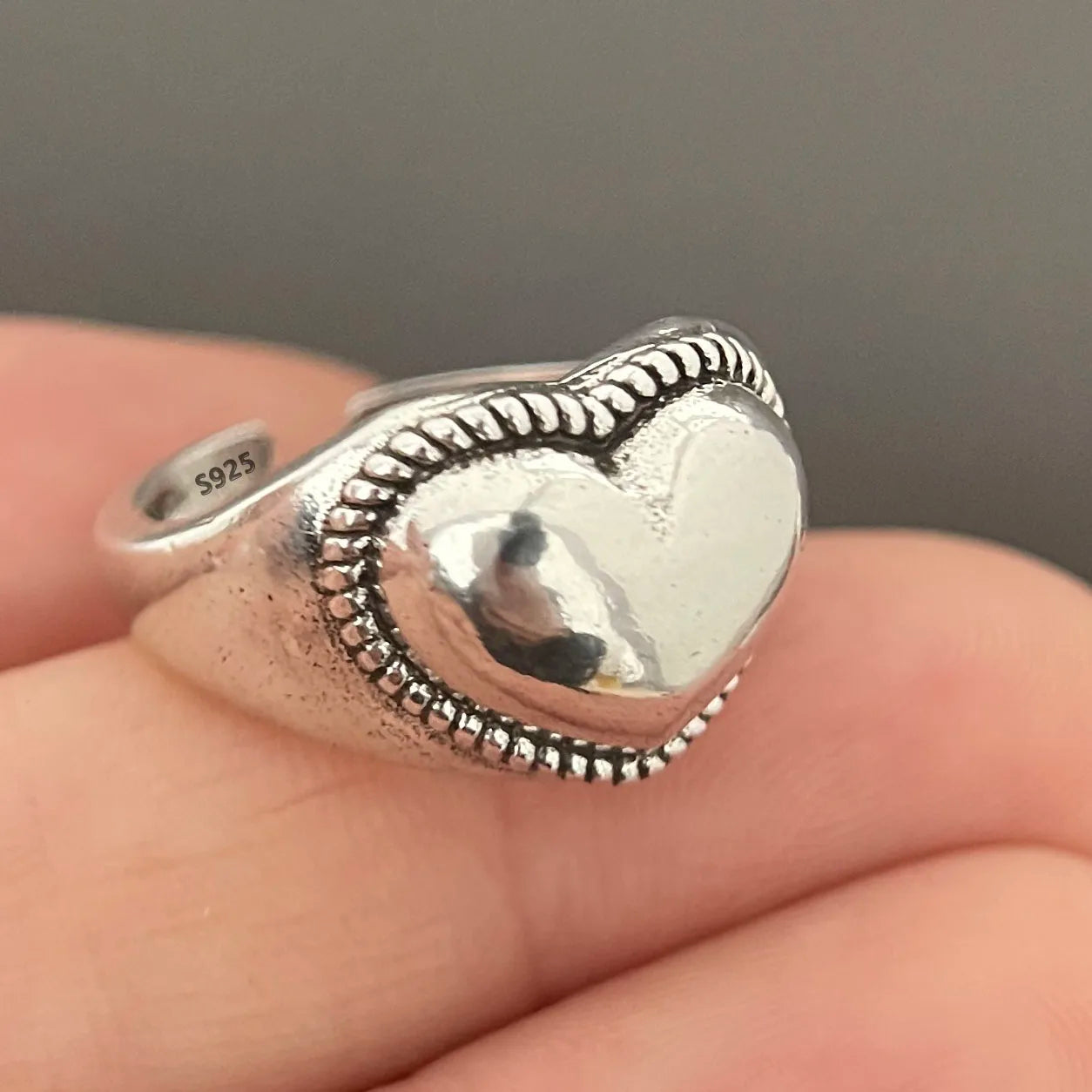 Ringe aus 925er-Sterlingsilber für Damen, Paare, minimalistisch, handgefertigt, schlicht, Retro-Blumen-Herz-Ring, edler Schmuck, Geschenk, verhindert Allergien