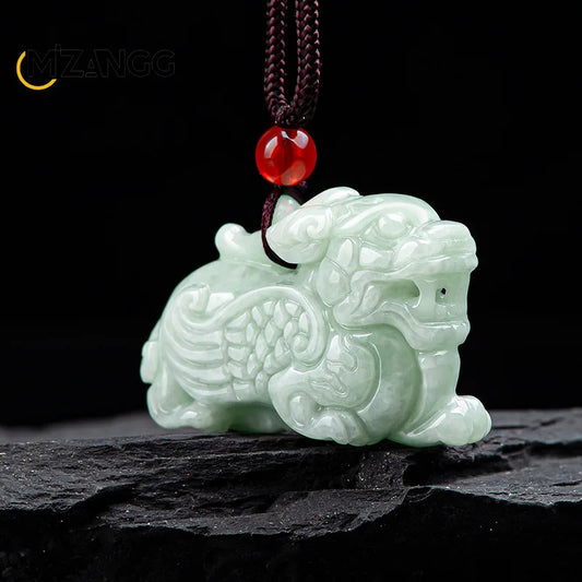 Natürliche Myanmar eine Ware Jadeit fliegende Qilin Anhänger hellgrün Eis Männer und Frauen Jade Halskette Glück glück verheißen des Amulett