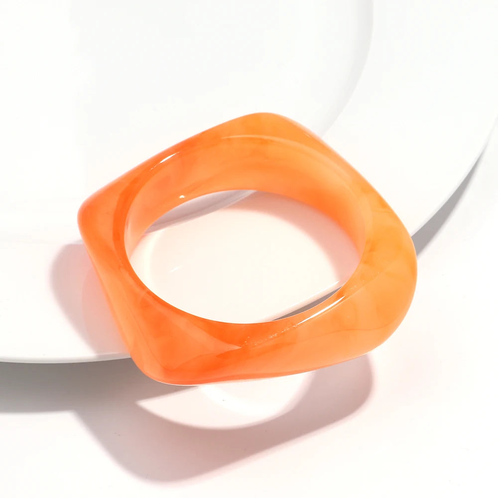 Vintage Acryl große bunte geometrische unregelmäßige Armreifen für Frauen trendige Harz breite Manschette Armreifen Armbänder 2025, Modeschmuck