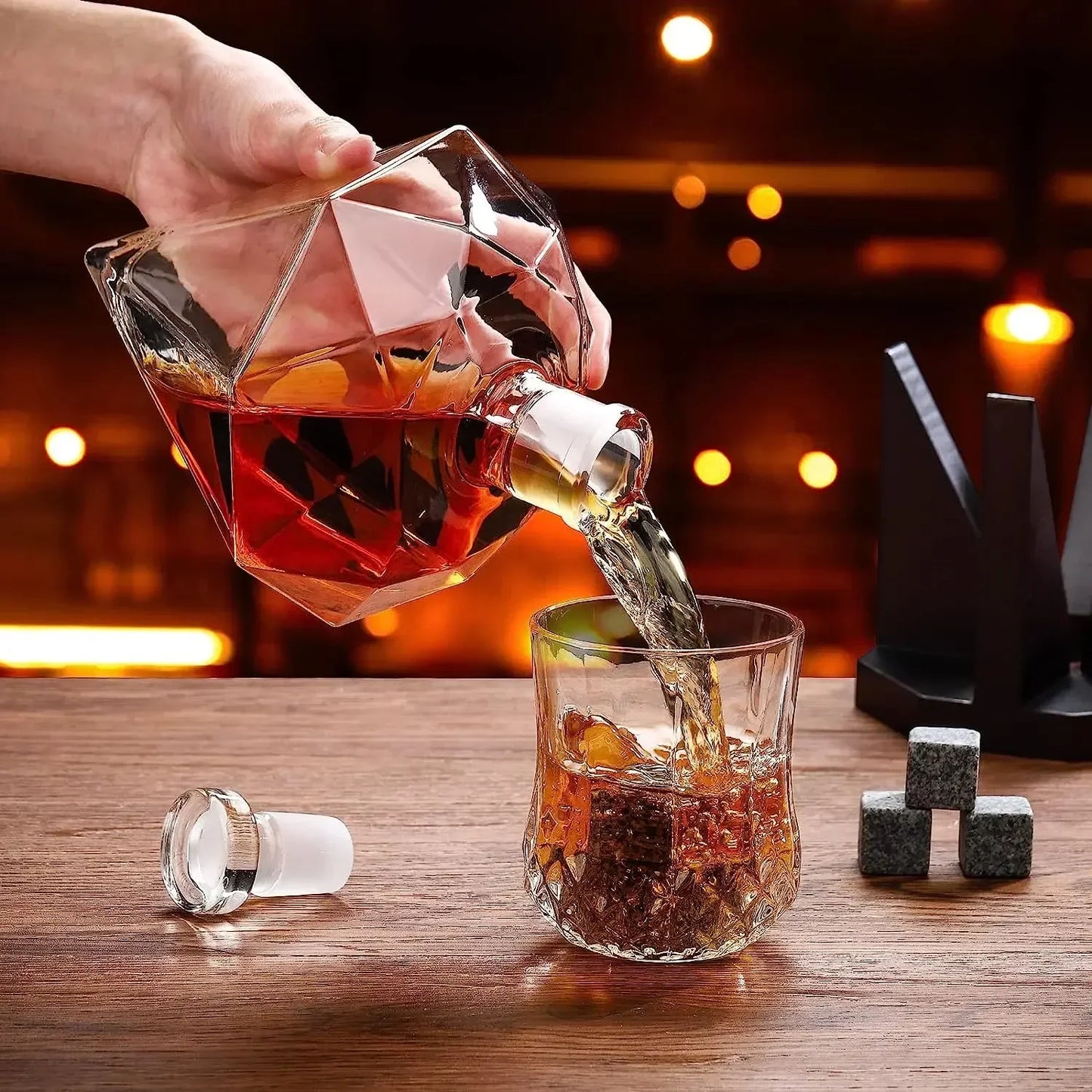 1000 ml Whisky-Dekanter aus Glas, Diamant-Weinflasche mit Holzhalter, luftdichter Stopfen, geeignet für alle Arten von Alkohol, Geschenk