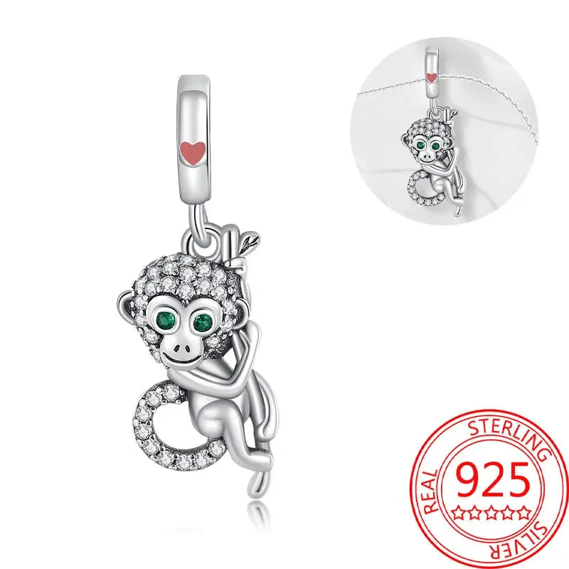 Exquisiter kleiner Affe aus 925er-Sterlingsilber, umarmender roter Herz-Anhänger, passend für Armbänder, Halsketten, Party-Paarung mit handgefertigten Geschenken