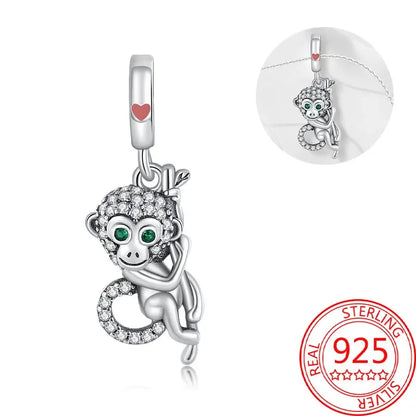 Exquisiter kleiner Affe aus 925er-Sterlingsilber, umarmender roter Herz-Anhänger, passend für Armbänder, Halsketten, Party-Paarung mit handgefertigten Geschenken