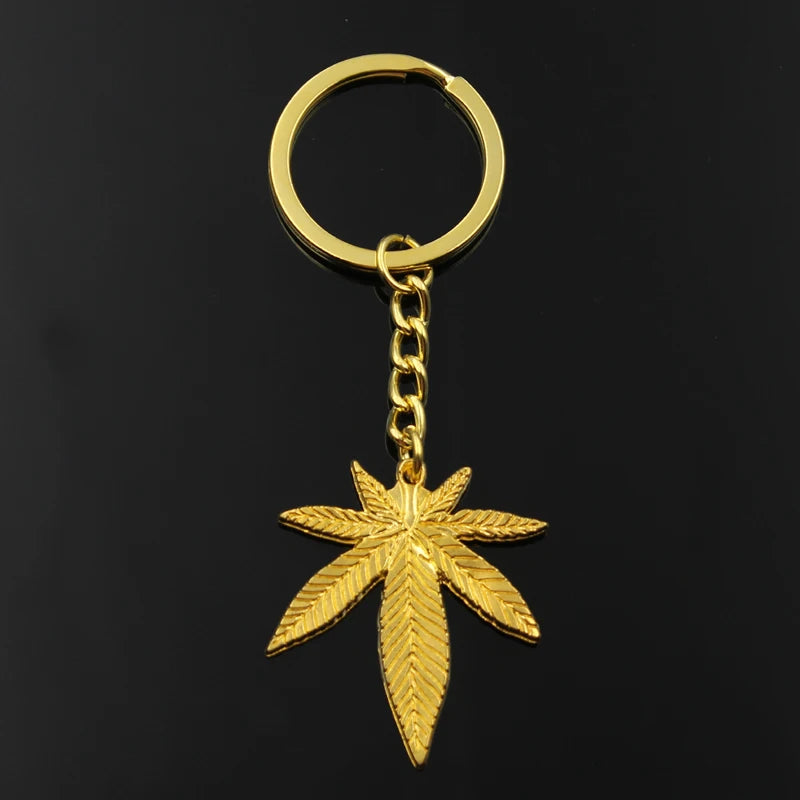 Mode Schlüsselanhänger Metall Schlüsselanhänger Schlüsselanhänger Schmuck Antik Gold Farbe Bronze Silber Farbe vergoldet Ahornblätter 39x34mm Anhänger