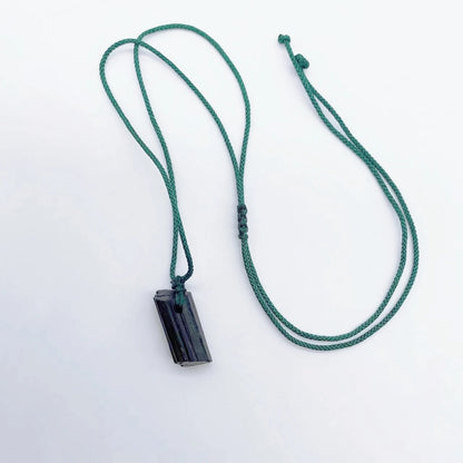 Natürliche Kristall schwarz Turmalin Stein Anhänger Halskette Mode Persönlichkeit Schmuck Heilung rohen Edelstein unregelmäßige Form Geschenk