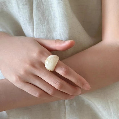 Persönlichkeit Retro Bernstein Farbe Acryl Harz Unregelmäßige Geometrie Kreis Ring für Frauen Finger Mode Schmuck Zubehör Geschenke